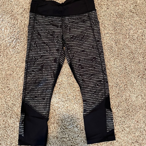 lululemon athletica Pants - Lululemon Pace Rival Crop Full-On Luxtreme 23” in Banana Leaf
